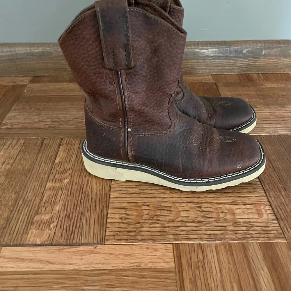 GUC Smoky Brown Leather toddler Boots with Cream Soles